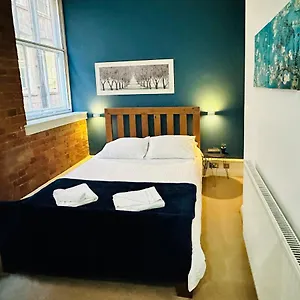 the-establishment-1-bed-apartment-in-nottingham.hotelsin-nottingham.com/
